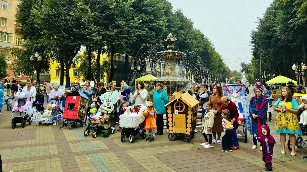 Конкурс стилизованных детских колясок в Ступине