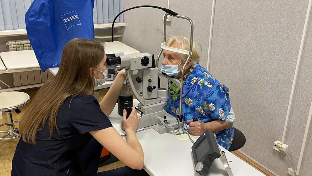 В Ступино врачи прооперировали 94-летнюю пенсионерку с потерей более 90% зрения