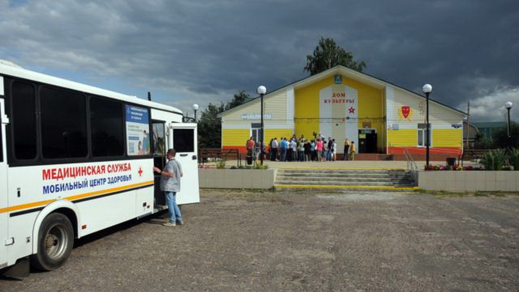 20 жителей села Аксиньно посетили специалистов Мобильного центра здоровья 11 апреля